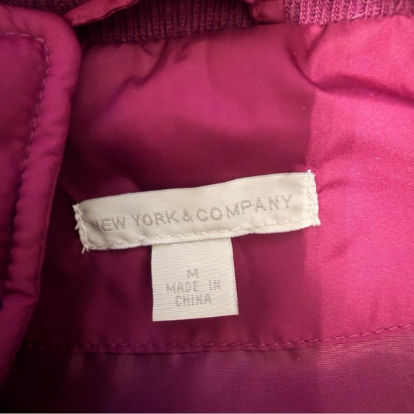 New York and Company Women’s Magenta Puffer Vest | Size Medium | Preowned | V1 - Picture 3 of 8